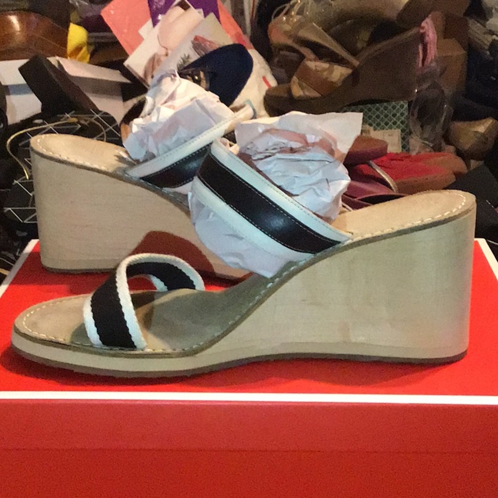 COACH CAMILLA BLK & WHT LEATHER/MATERIAL WEDGES - Picture 7 of 14